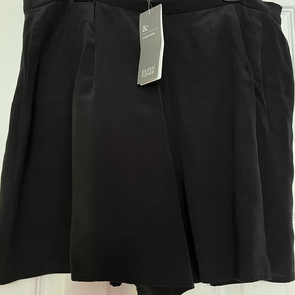 Eileen Fisher Pleated Black Silk Short Size M NWT